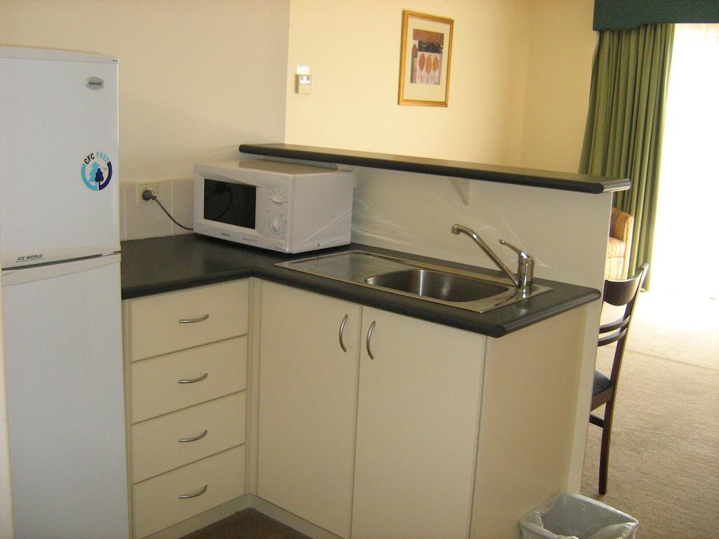 أورنج Turners Vineyard Motel الغرفة الصورة